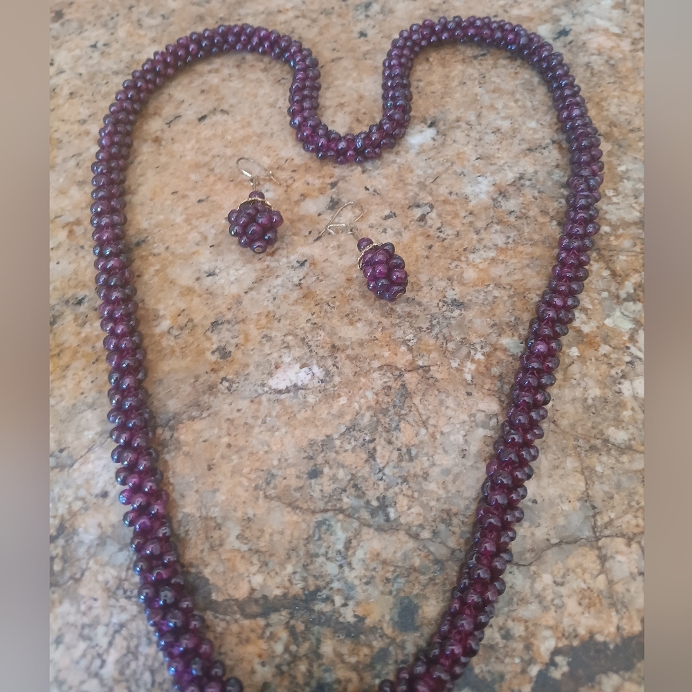 VINTAGE GARNET ROPE NECKLACE WITH MATCHING EARRINGS 1970s (NEW) - Picture 3 of 4